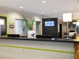 2 Tage mit Frühstück im Holiday Inn Express Augsburg