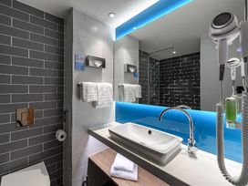 3 Tage mit Frühstück im Holiday Inn Express Göttingen