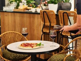 2 Tage Kurzurlaub mit Frühstück im Staybridge Suites the Hague - Parliament