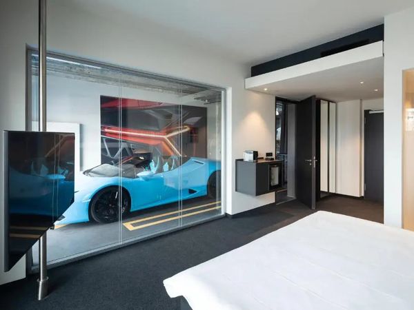 7 Tage Auto-Erlebnis in der Motorworld Köln V8 Hotel Köln, Nordrhein-Westfalen