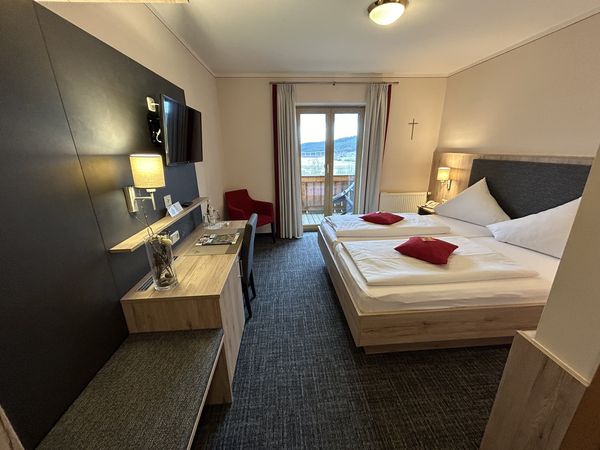 4  Tage Panorama-Blick auf den Eixendorfer See in Neunburg vorm Wald, Bayern inkl. Halbpension