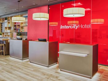 8 Tage außerhalb Hamburgs nächtigen 