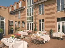 2 Tage Kurzurlaub mit Frühstück im Courtyard Schwerin