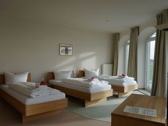 1 Bett im Dreibettzimmer - männlich
