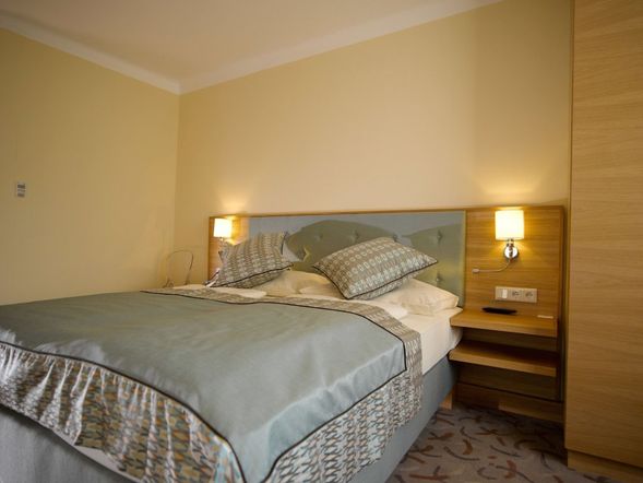 Doppelzimmer mit Kingsize Bett