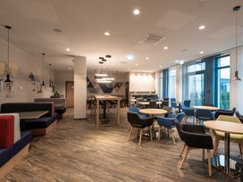 2 Tage mit Frühstück im Holiday Inn Express Munich