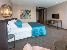 7 Tage in der größten Einkaufsstadt des Ostens