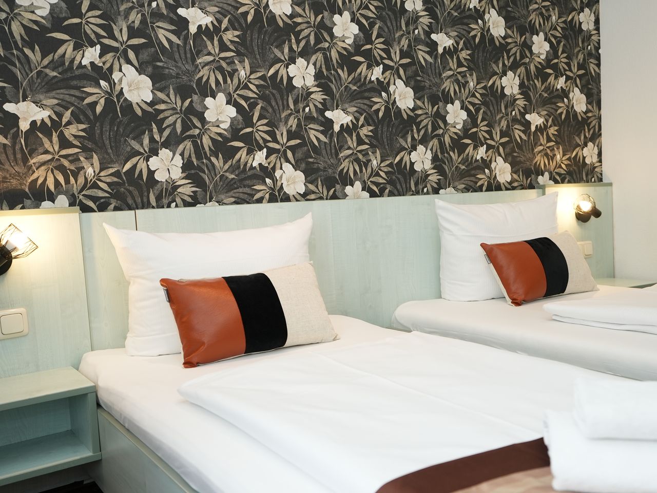 Hotel Attaché