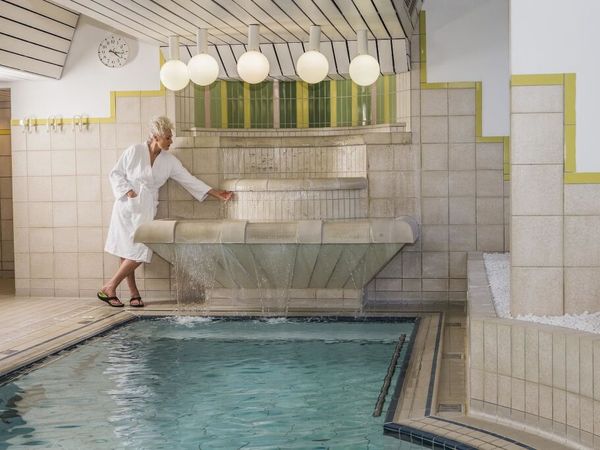 6 Tage im Kurhotel Unter den Linden mit Frühstück in Bad Füssing, Bayern inkl. Frühstück
