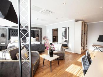 2 Tage Kurzurlaub mit Frühstück im DORMERO Hotel Bremen