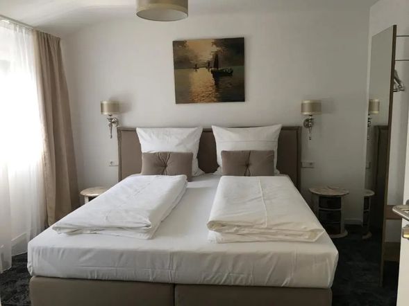 Doppelzimmer mit Kingsize Bett