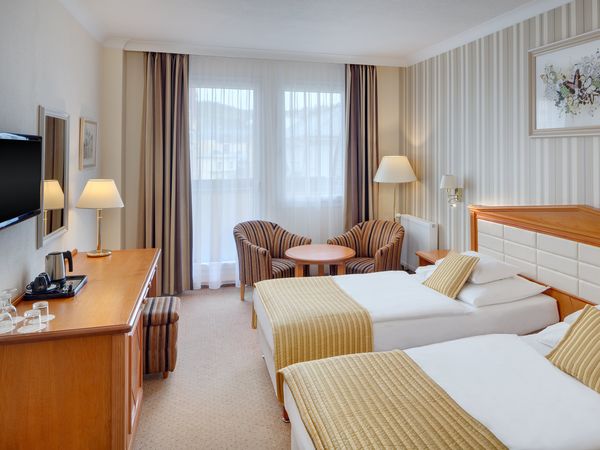 2 Tage Schmetterlinge im Bauch: Marienbad mit Frühstück in Marienbad (Mariánské Lázně), Karlsbad (Karlovarský kraj) inkl. Frühstück