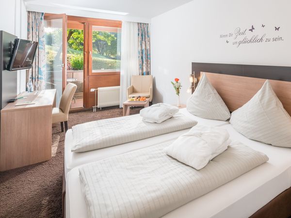 2 Tage Liebeszauber! Eine romantische Auszeit im Schwarzwald in Waldachtal, Baden-Württemberg inkl. Halbpension