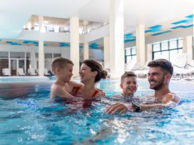 Taunustherme mit Essen und Übernachtung | 3 Tage