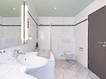 Bild 28 von 111
