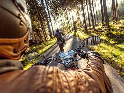 BIKER: „Motor aus und abschalten…"