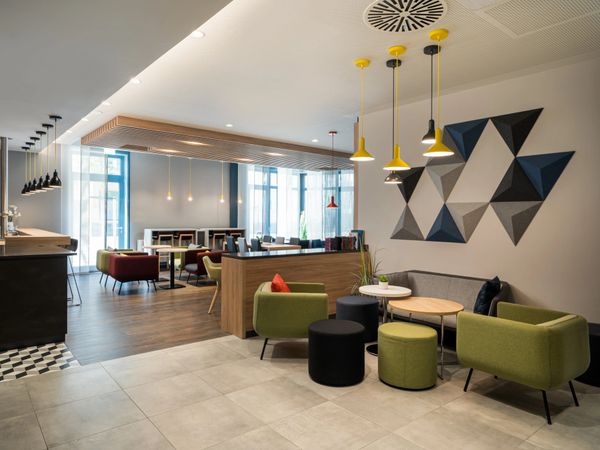 9 Tage Urlaub mit Frühstück im Holiday Inn Express Rosenheim, an IHG Hotel, Bayern inkl. Frühstück