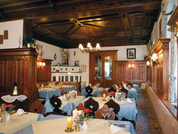 Hotel Lebzelter