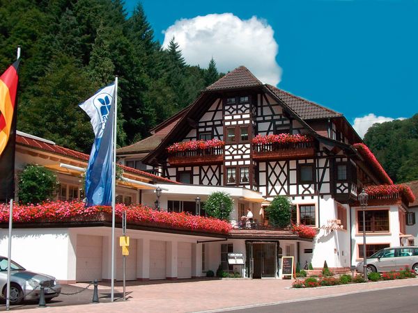 3 Tage im Flair Kurhotel Adlerbad mit HP Flair Kurhotel Adlerbad in Bad Peterstal-Griesbach, Baden-Württemberg inkl. Halbpension