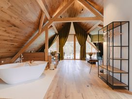 3 Tage - Wellness & Genuss für Zwei - Luxusmomente zwischen Weinbergen und Karst